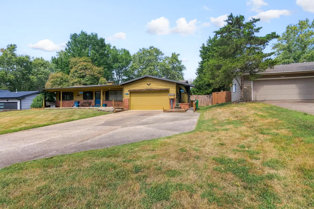 3151 E Wilshire Drive, Springfield, MO 65804 - #1