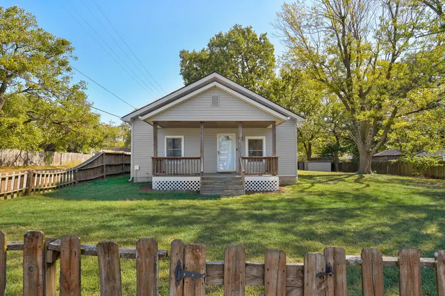 1352 N Ethyl Avenue, Springfield, MO 65802 - #2