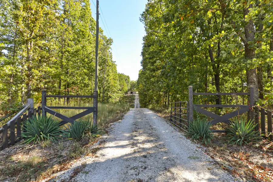 218 Brookside Drive, Seymour, MO 65746 - #2