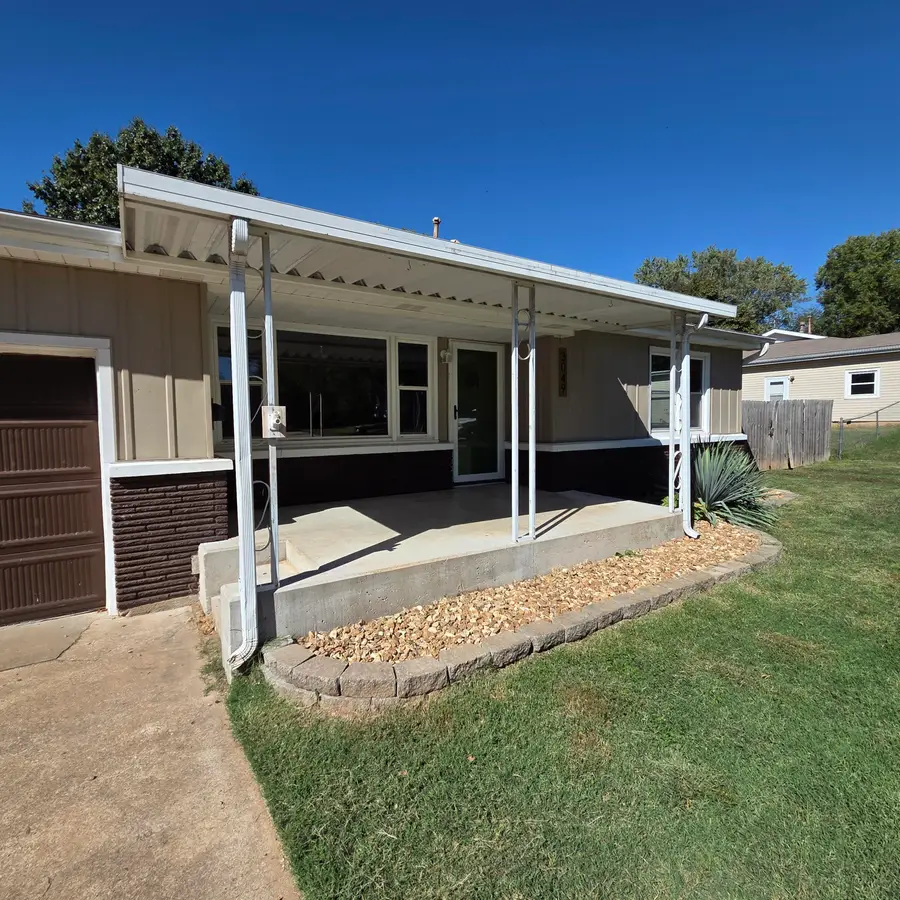 3049 S Parkview Avenue, Springfield, MO 65804 - #3