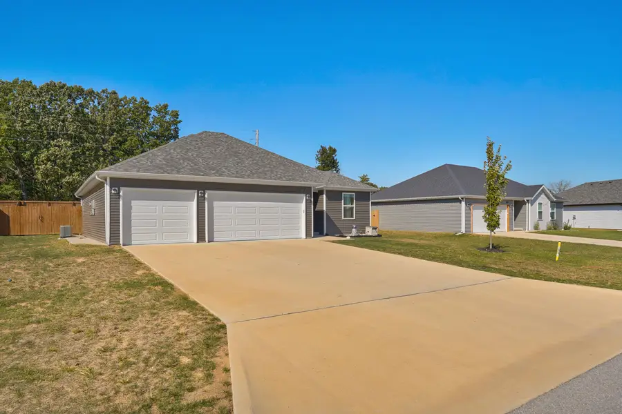 529 W Oak Lawn Street, Rogersville, MO 65742 - #2