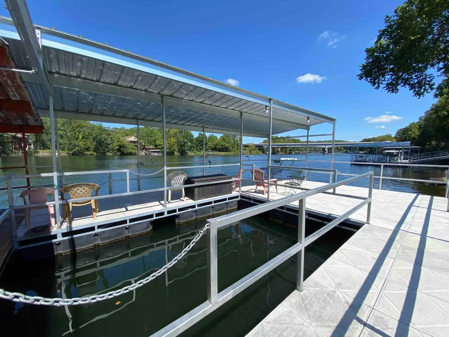 140 Wilshire Drive #38, Hollister, MO 65672 - #3