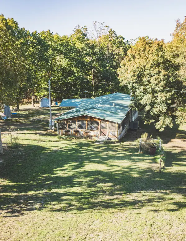 581 Meador Road, Powell, MO 65730