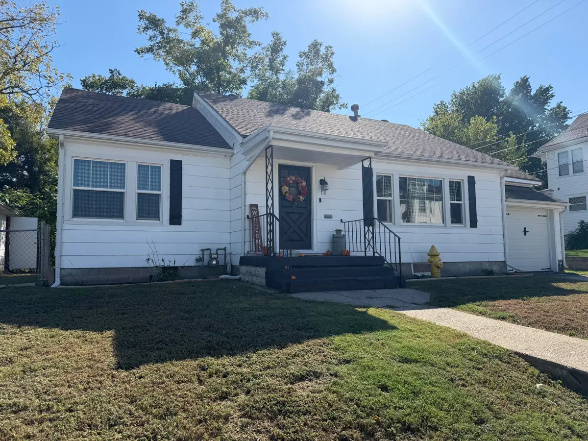 110 E 9th Street, Carthage, MO 64836 - #1