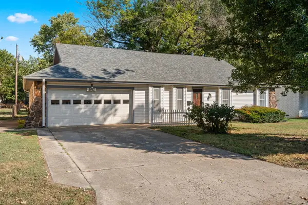 1617 W Berkeley Street, Springfield, MO 65807