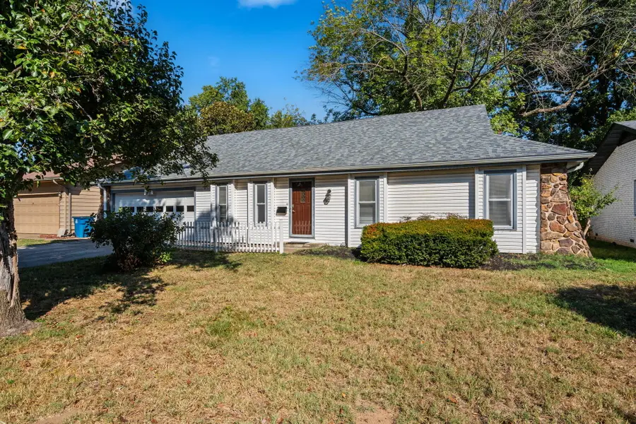 1617 W Berkeley Street, Springfield, MO 65807 - #2