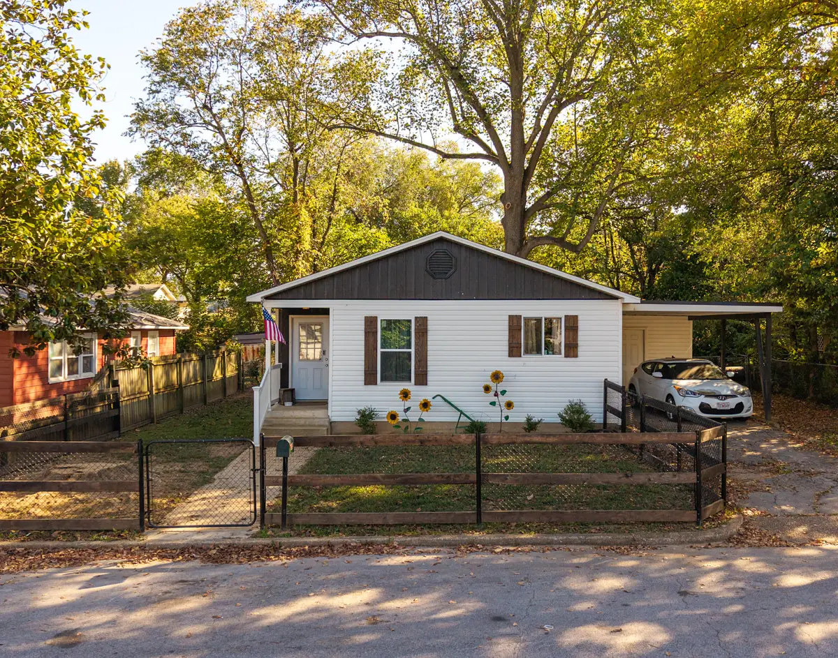 1052 W 6th Street, West Plains, MO 65775 - #1