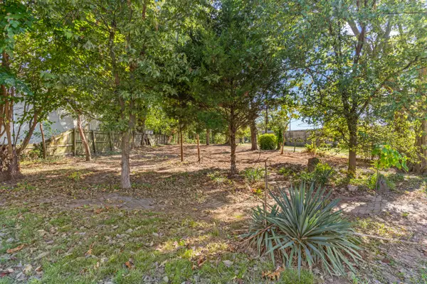 1872 N Boonville Avenue, Springfield, MO 65803