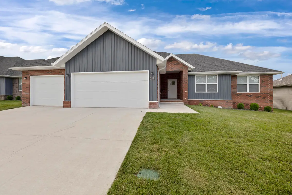 753 E Penzance Circle, Nixa, MO 65714 - #1