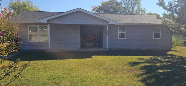 1934 Meadow Drive, West Plains, MO 65775