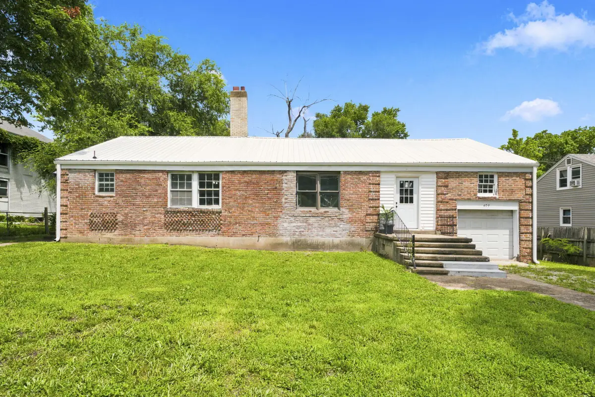 409 E Olive Street, Bolivar, MO 65613 - #1