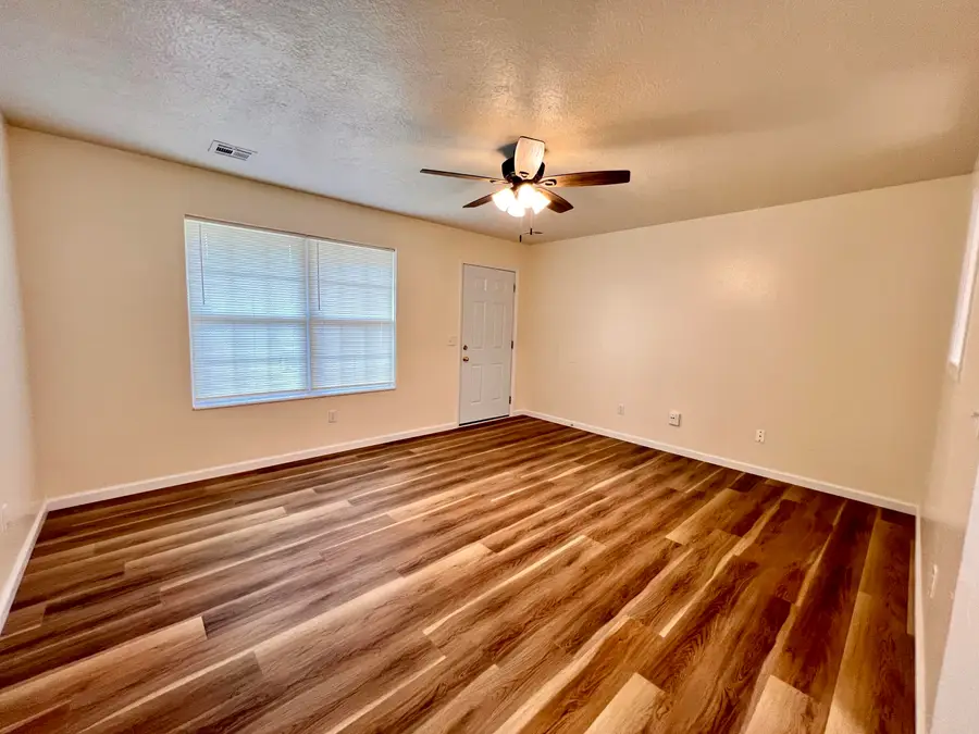 1042 S Glenn Avenue, Springfield, MO 65802 - #3