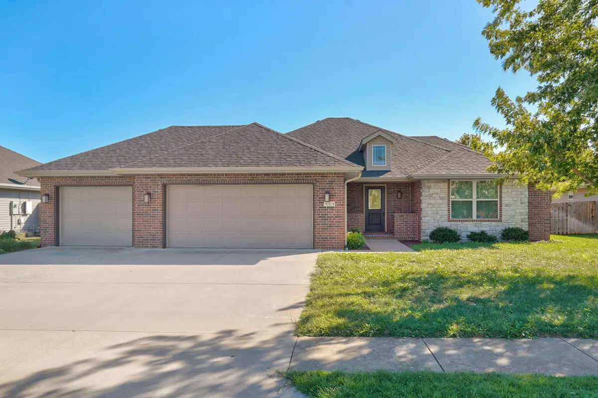 324 E Lombardy Drive, Republic, MO 65738 - #1