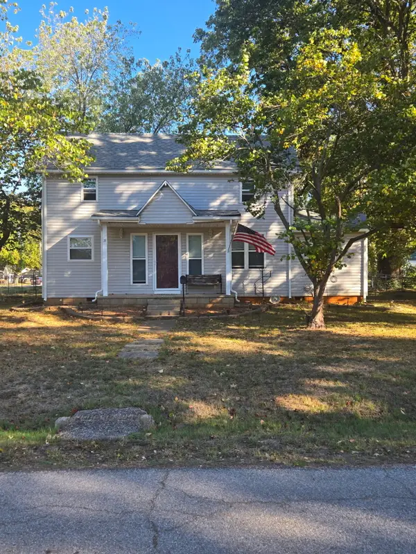 39 W Springfield Street, Aurora, MO 65605