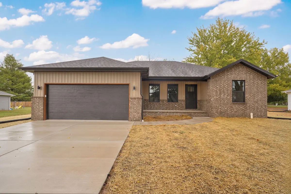 102 N Youngblood Avenue, Marionville, MO 65705 - #1