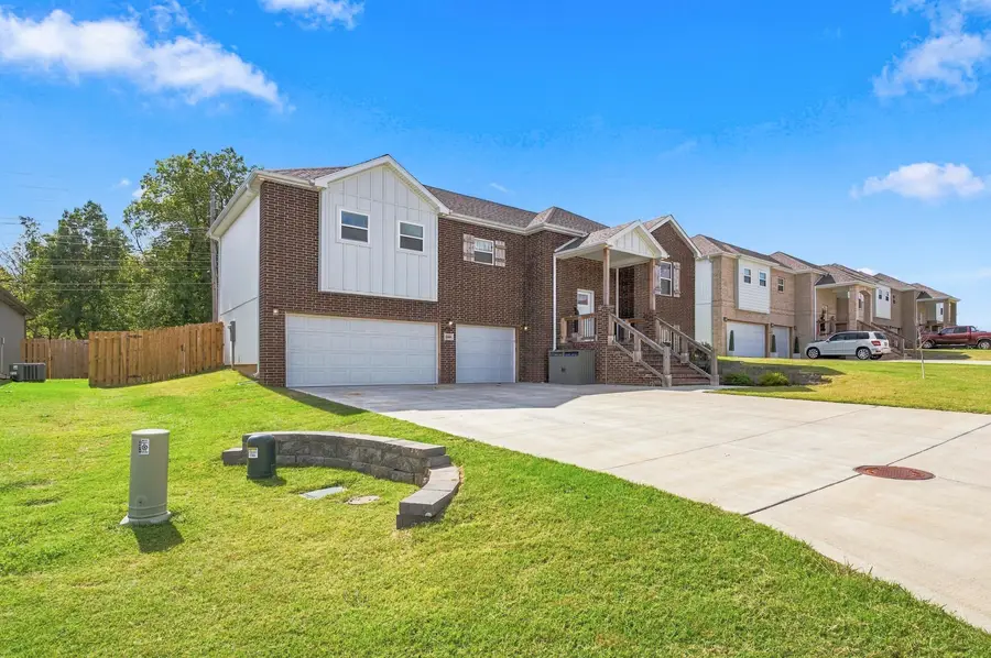 1406 E Command Court, Nixa, MO 65714 - #3