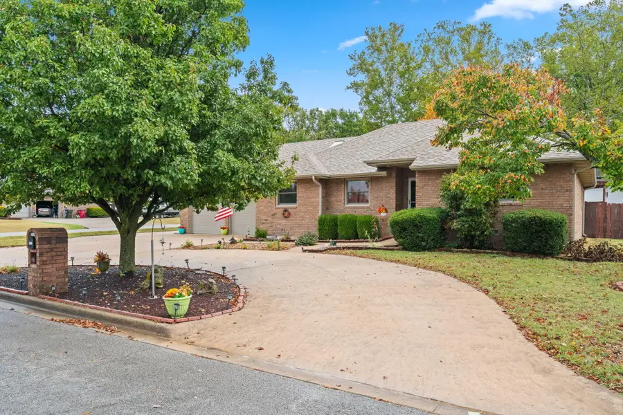 1102 Highland Drive, Aurora, MO 65605 - #2