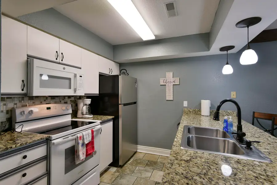 200 Golfview Drive #A6, Branson, MO 65616 - #3