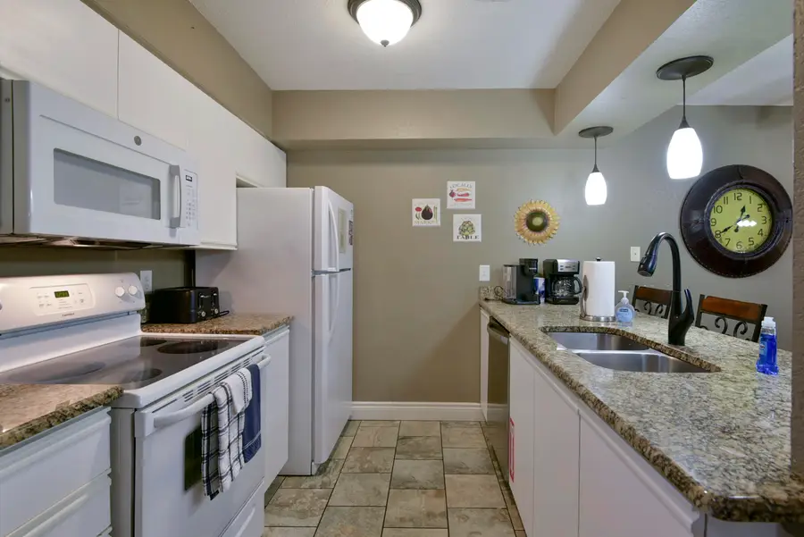 200 Golfview Drive #C6, Branson, MO 65616 - #3