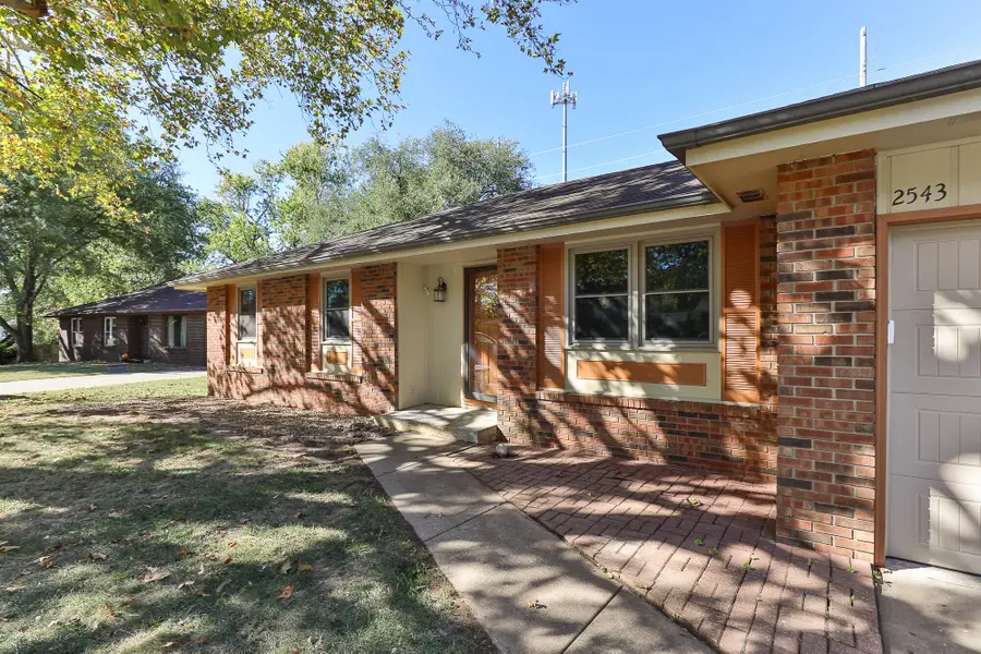 2543 S Pickwick Avenue, Springfield, MO 65804 - #3