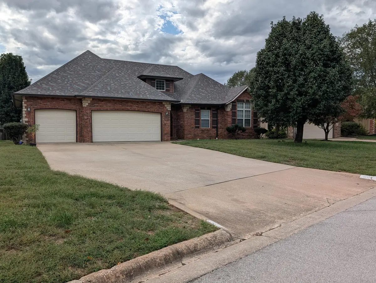 802 E Current Drive, Ozark, MO 65721 - #1