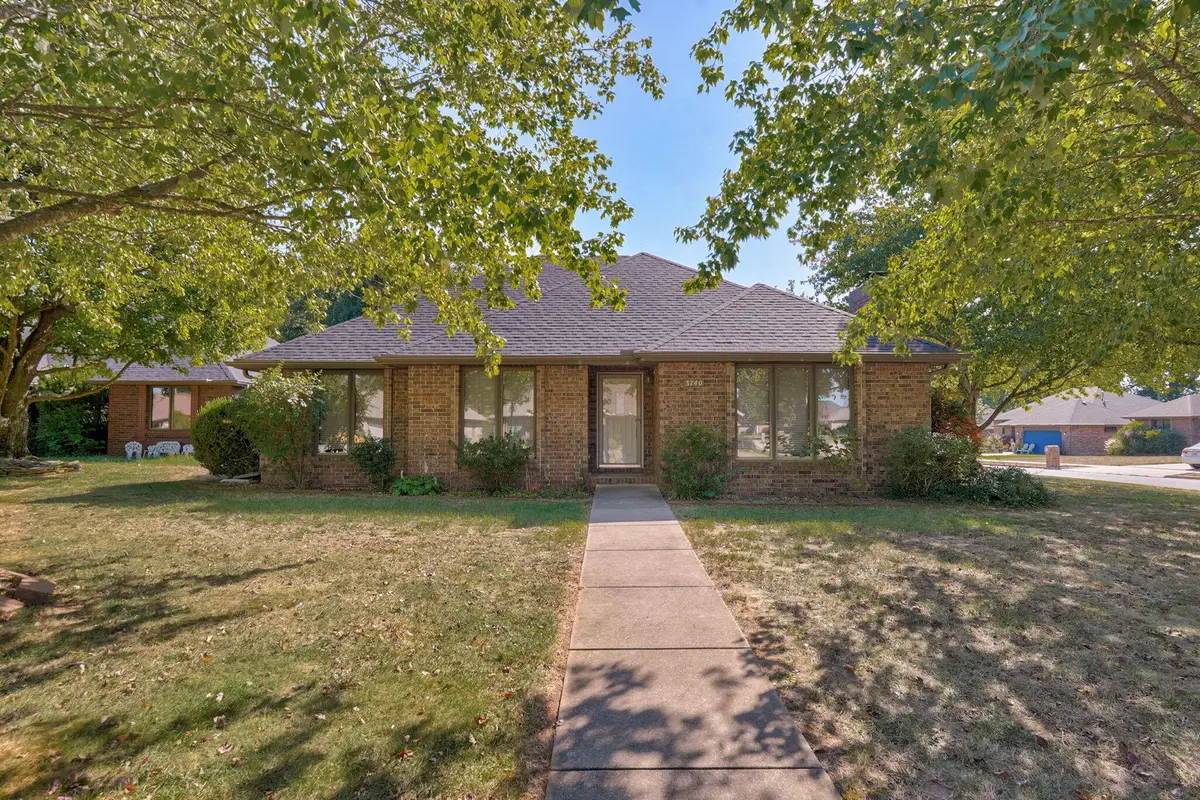 3740 W Glenwood Court, Springfield, MO 65807 - #1