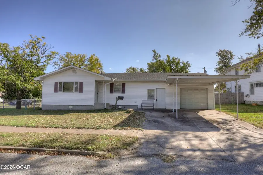 203 S Liberty Street, Webb City, MO 64870 - #2