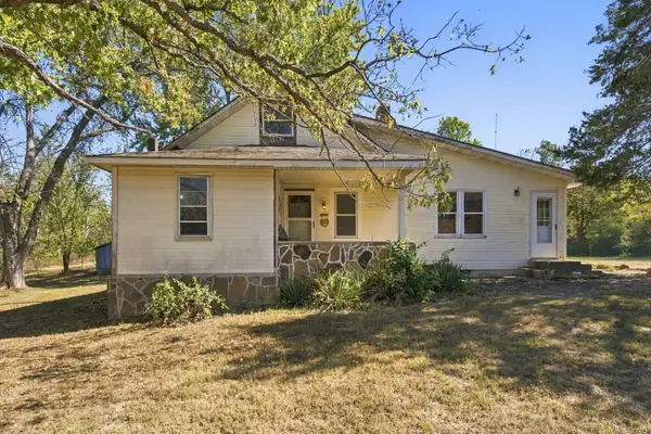 20619 Lawrence 2048, Everton, MO 65646