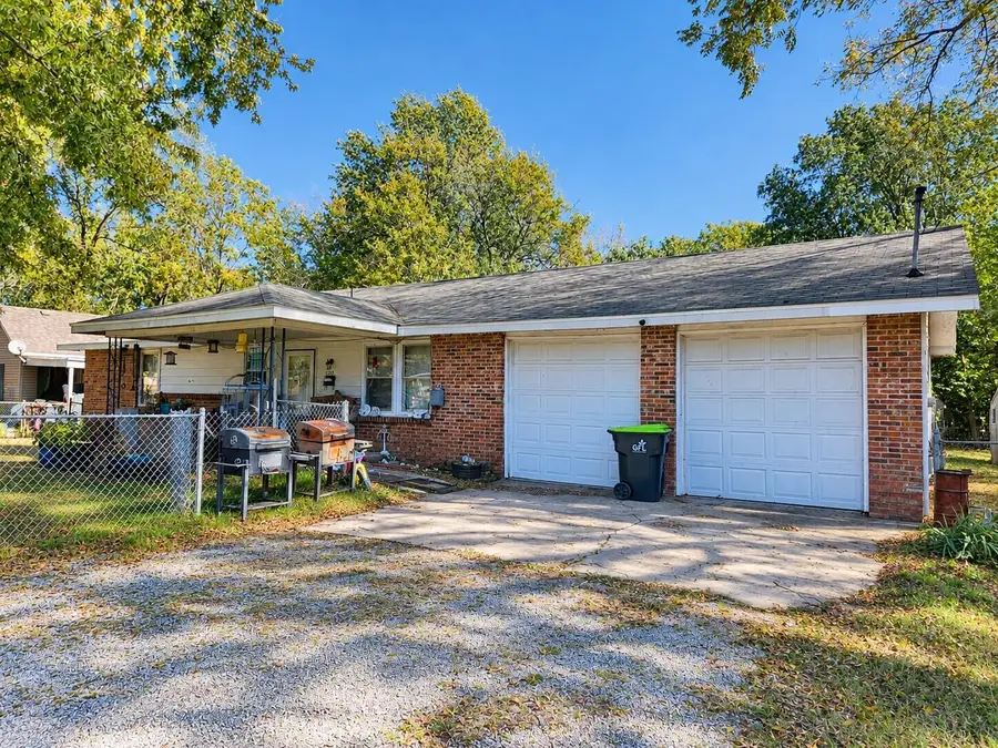 1200 N Forest Avenue, Springfield, MO 65802 - #2