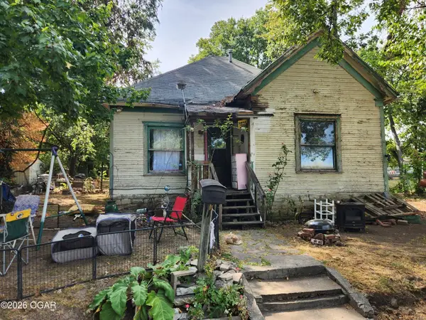 717 Bois De Arc Street, Carthage, MO 64836