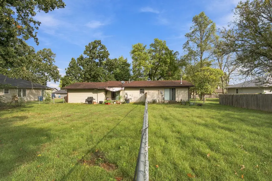 202 W Sycamore Street, Nixa, MO 65714 - #2