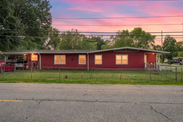2202 S Kings Avenue, Springfield, MO 65807
