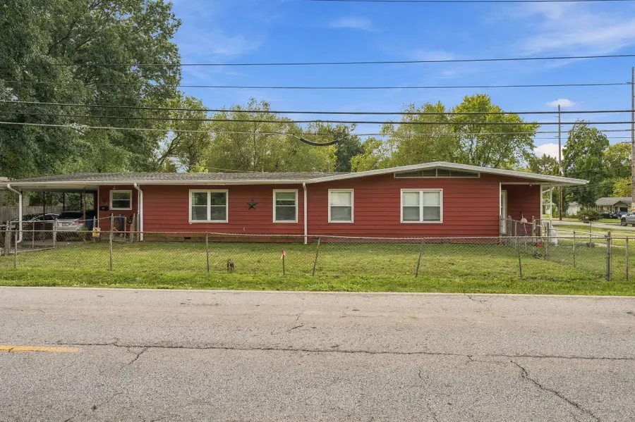 2202 S Kings Avenue, Springfield, MO 65807 - #2
