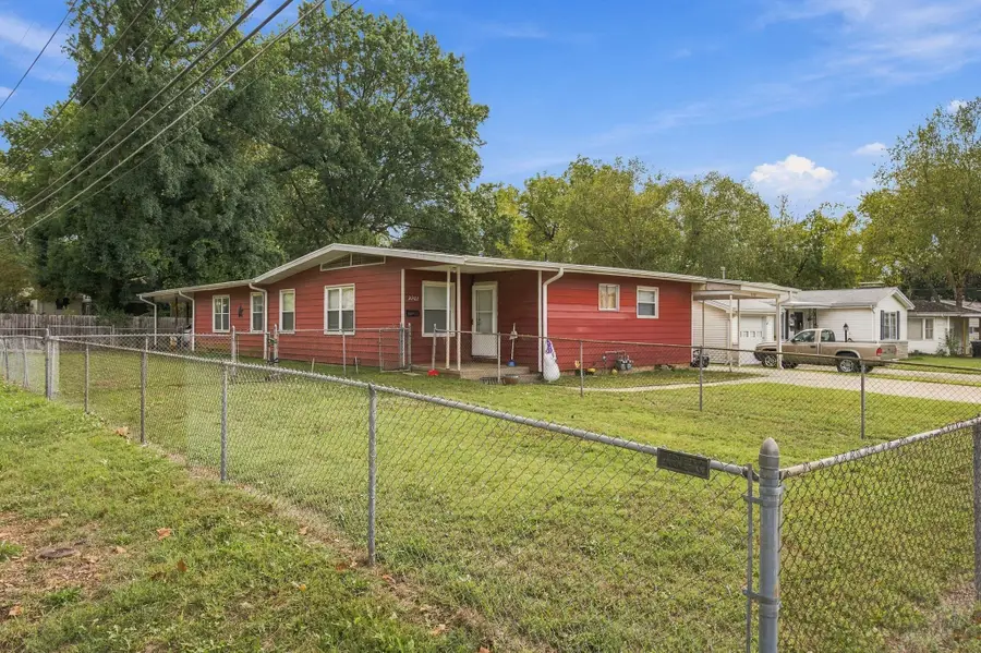 2202 S Kings Avenue, Springfield, MO 65807 - #3