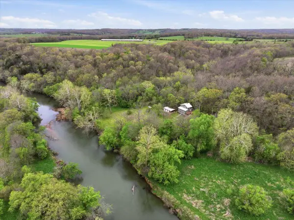 82 Watermill Road, Buffalo, MO 65622