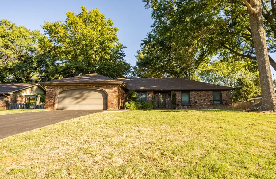1785 E Lakewood Street, Springfield, MO 65804 - #2