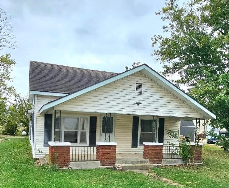 314 E Jackson Street, Marshfield, MO 65706 - #1