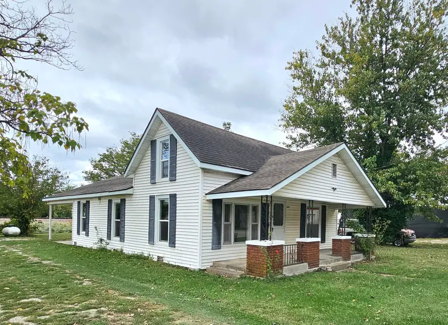 314 E Jackson Street, Marshfield, MO 65706 - #2