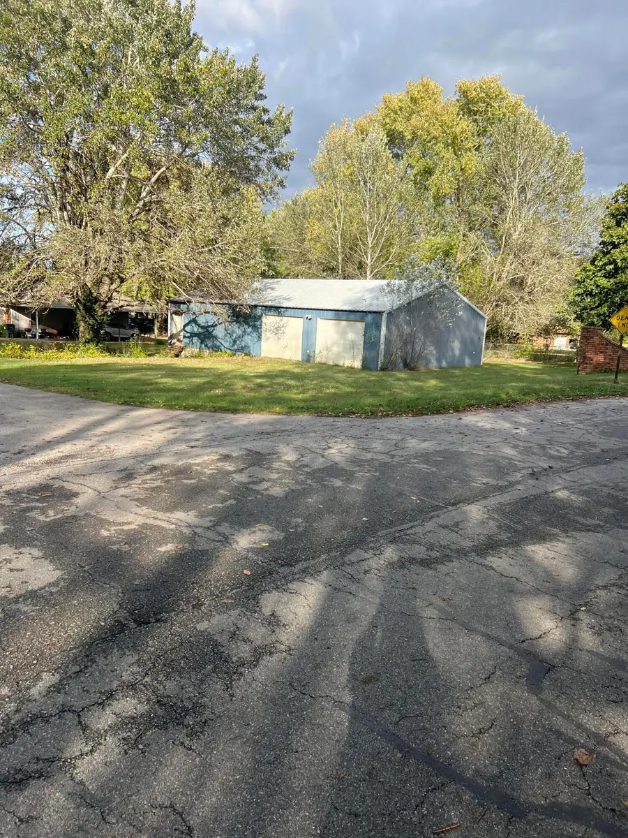 1406 S Mcphail Drive, Aurora, MO 65605 - #2