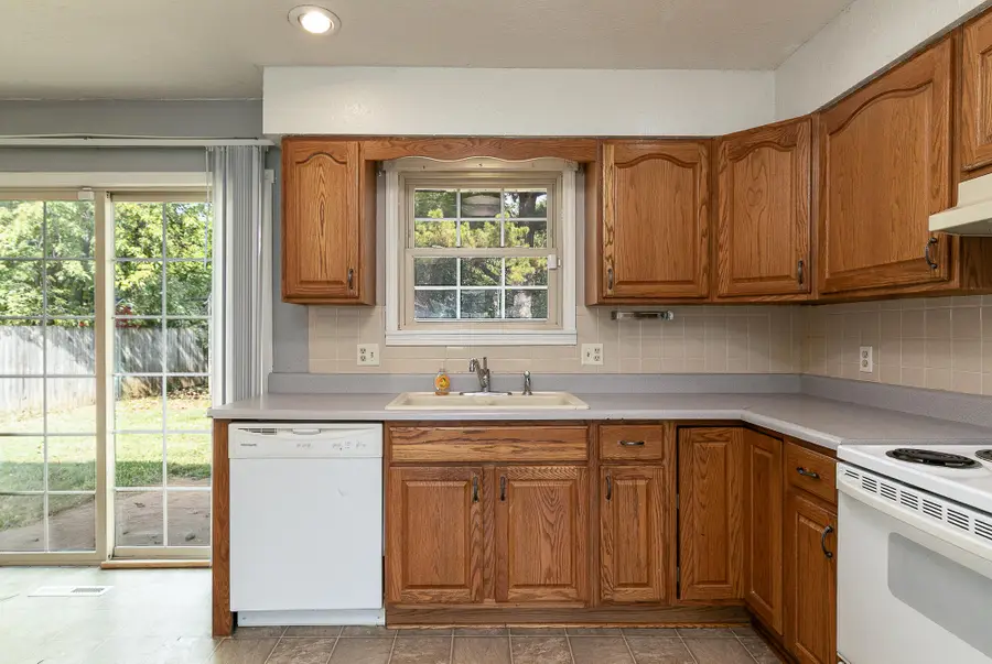 3231 W Water Street, Springfield, MO 65802 - #3