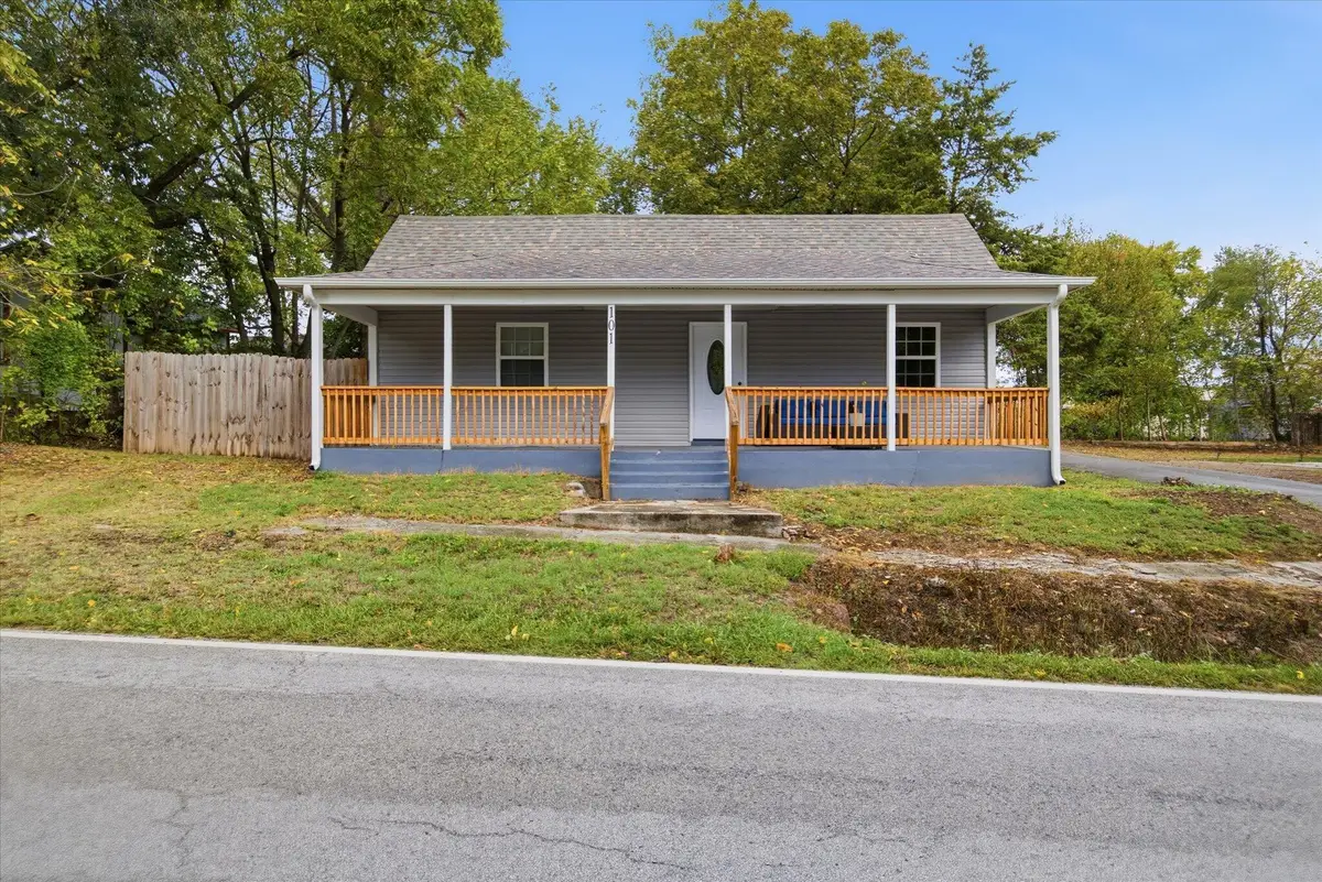 101 E Lincoln Street, Marionville, MO 65705 - #1