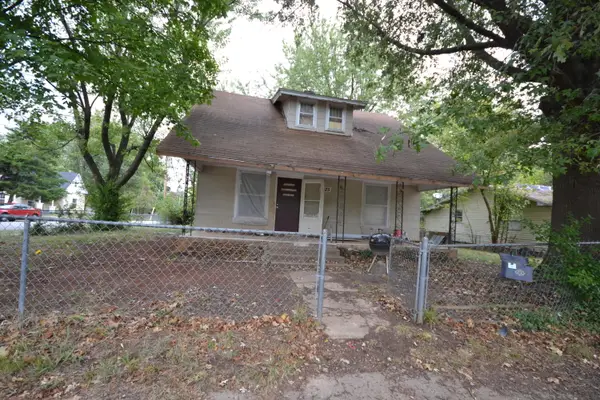 1925 W Lee Street, Springfield, MO 65803
