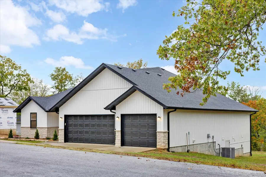 123 Pinewood Drive, Reeds Spring, MO 65737 - #2