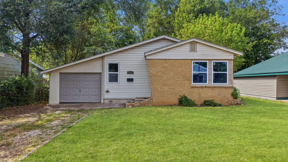 1207 N Warren Avenue, Springfield, MO 65802 - #1