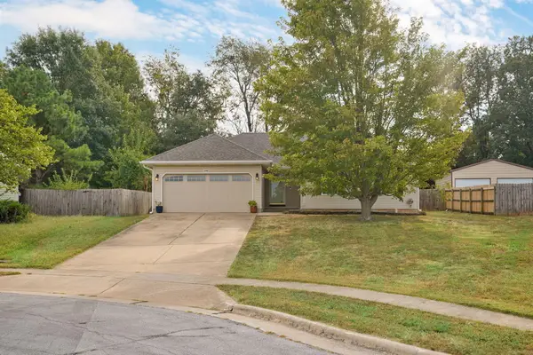 1560 S Timbercreek Avenue, Springfield, MO 65807