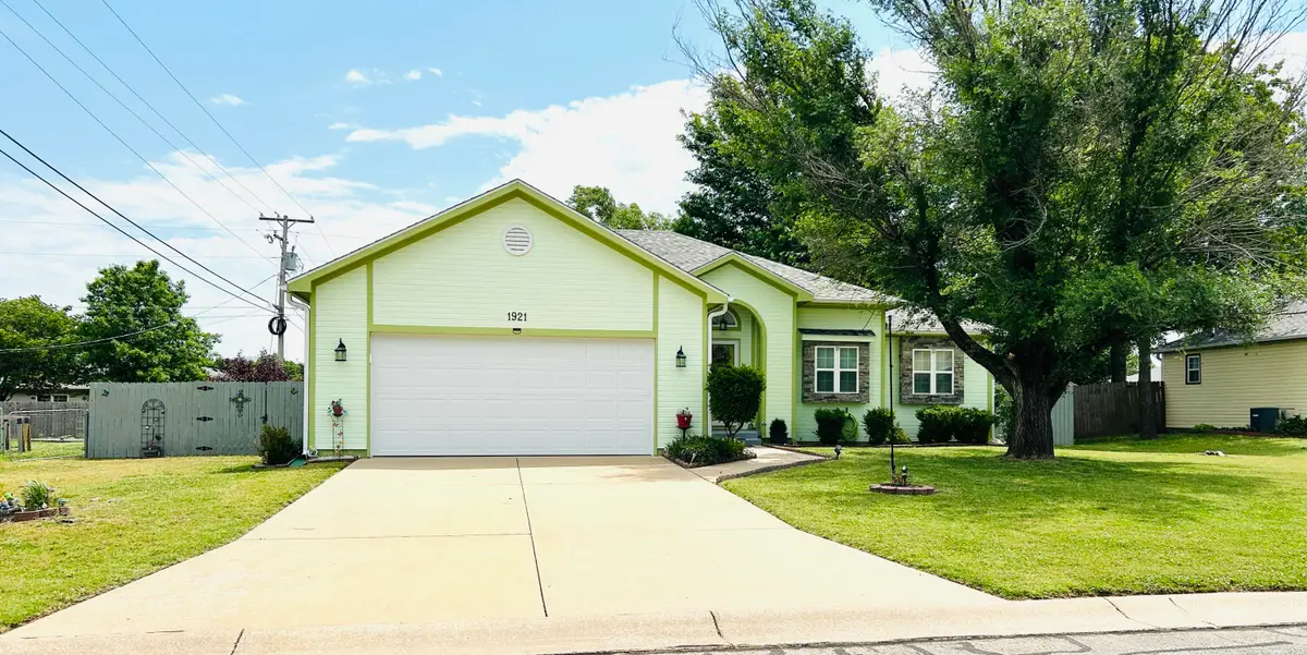 1921 Bluebird Drive, Webb City, MO 64870 - #1