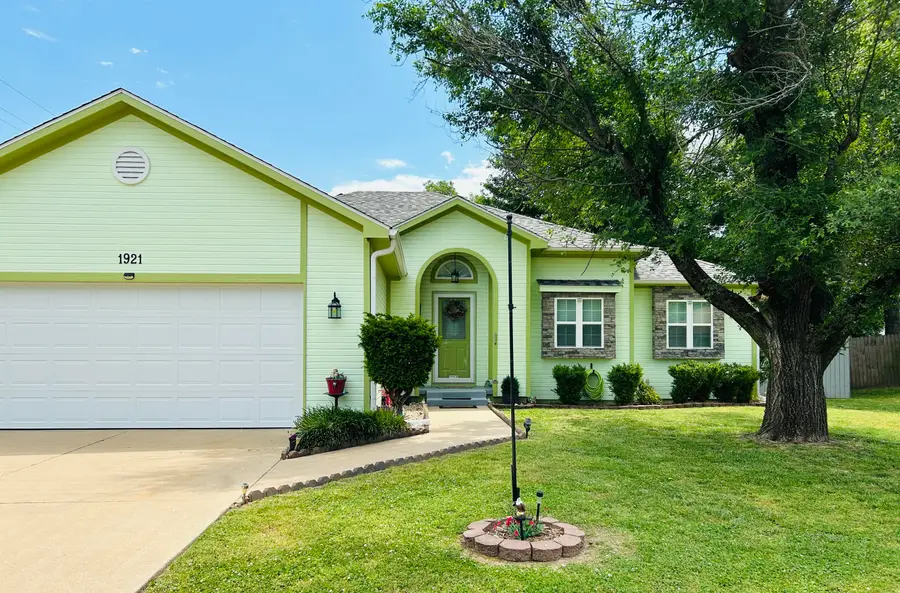 1921 Bluebird Drive, Webb City, MO 64870 - #2