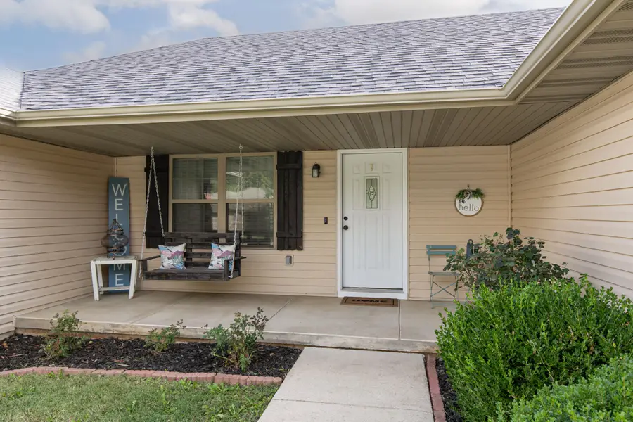 1462 S Tomahawk Avenue, Republic, MO 65738 - #3