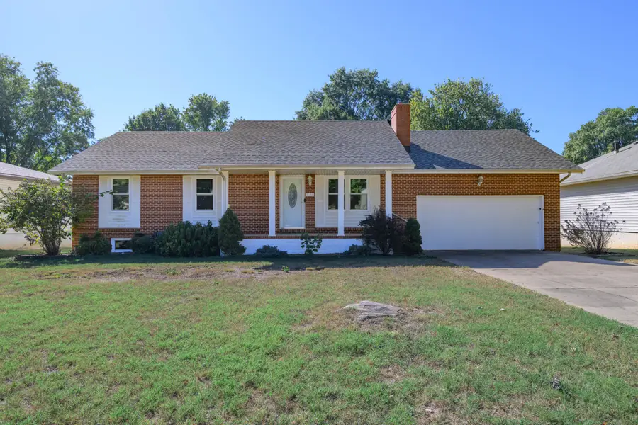 3158 W Broadmoor Street, Springfield, MO 65807 - #2