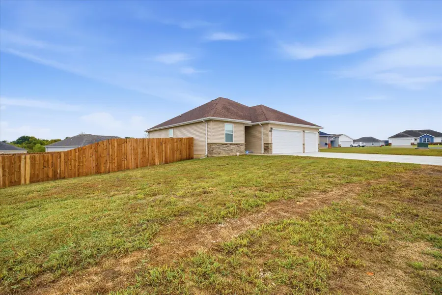 2020 S Faith Court, Bolivar, MO 65613 - #3